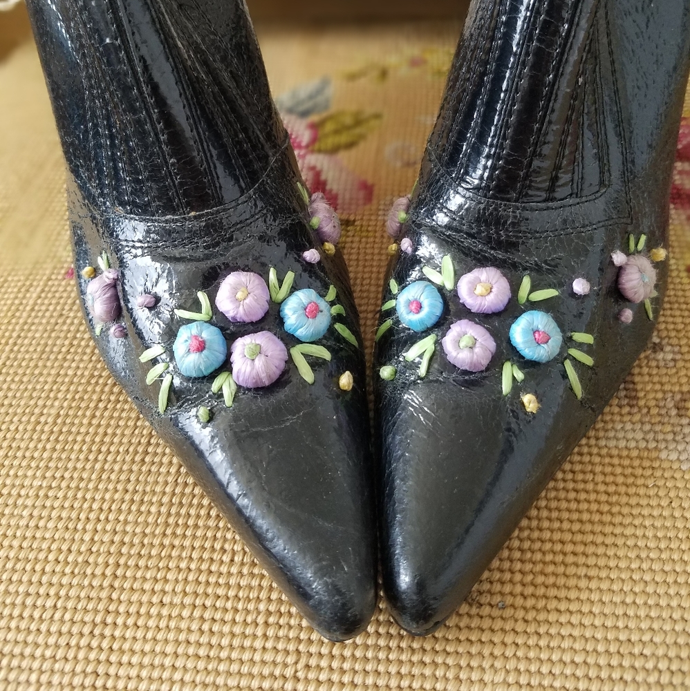 Emboidered Stiletto Boot - Picture 2 of 7